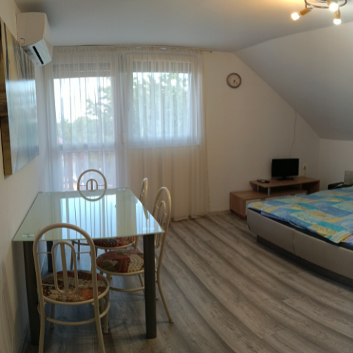 Erna pihenőház Balatonszabadi